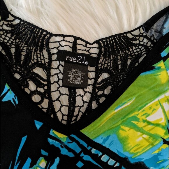 5 for $25! Rue 21 Batwing Dolman Crochet Top S - Picture 4 of 4